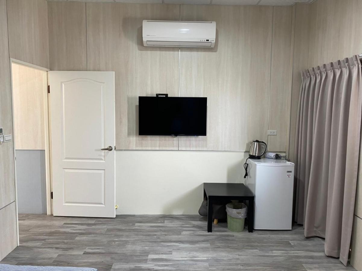 Taichung Hsr Homestay Экстерьер фото